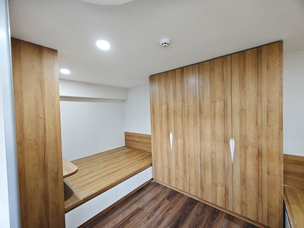 Cảm biến báo khói ở trần phòng 101