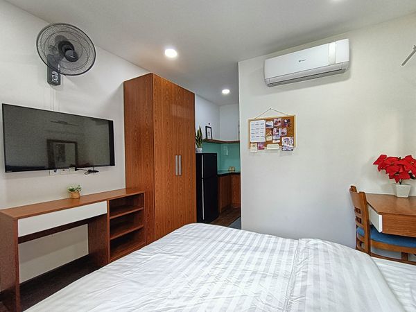 Feliz 102 Apartments