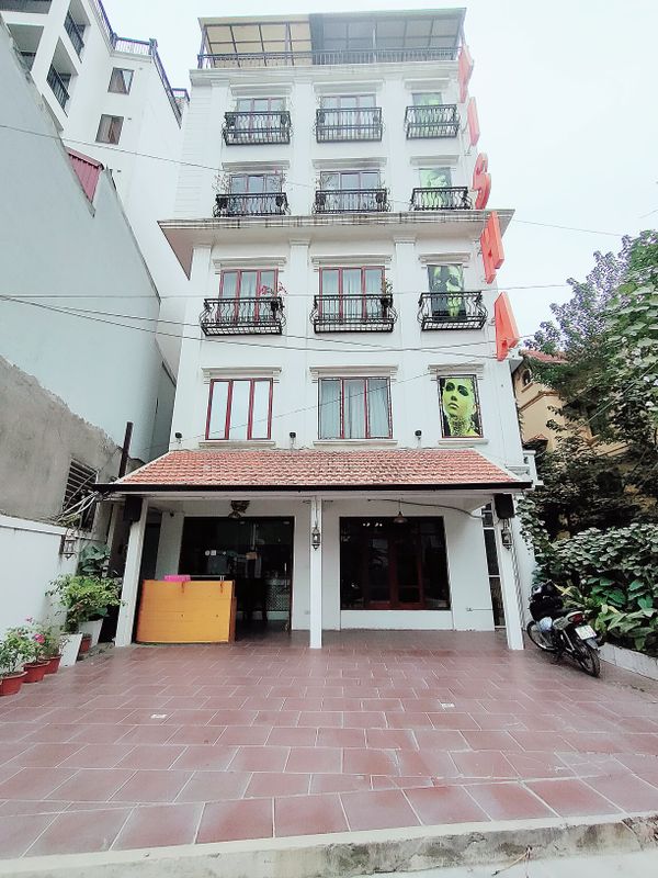 Aisha Apartment