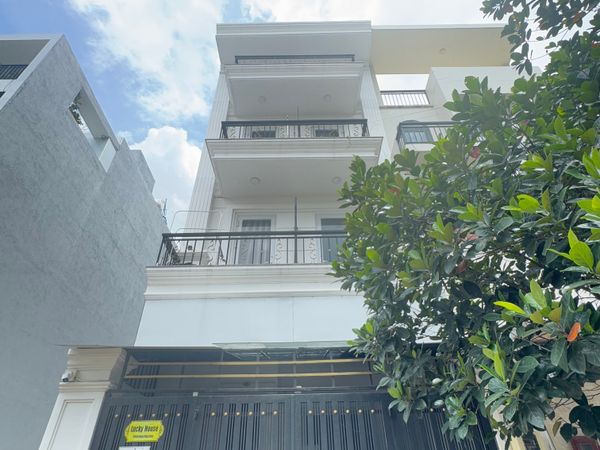 1/11/5 Đặng Thuỳ Trâm